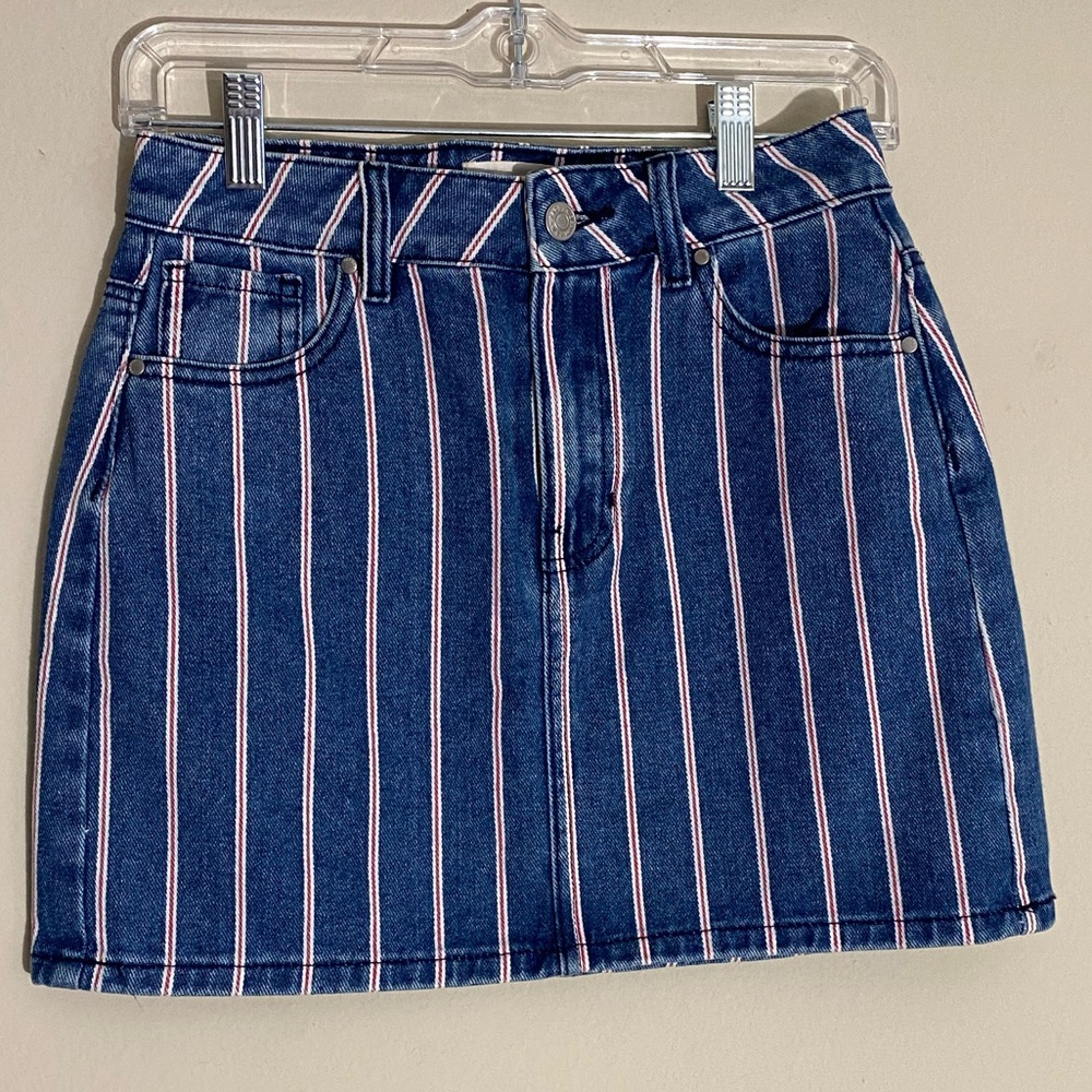 Never worn Pacsun jean skirt